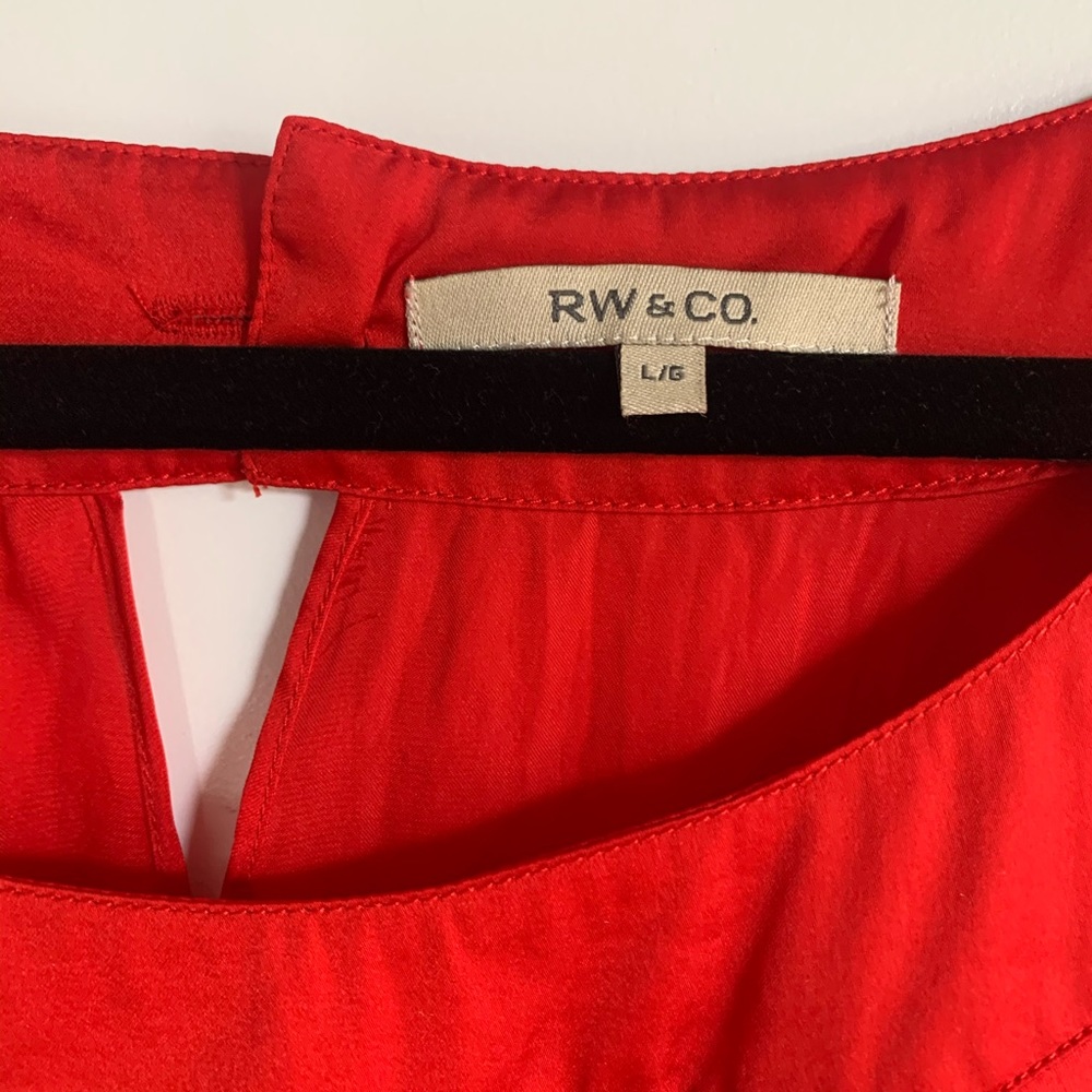 SOLD! Red top - Picture 2 of 2